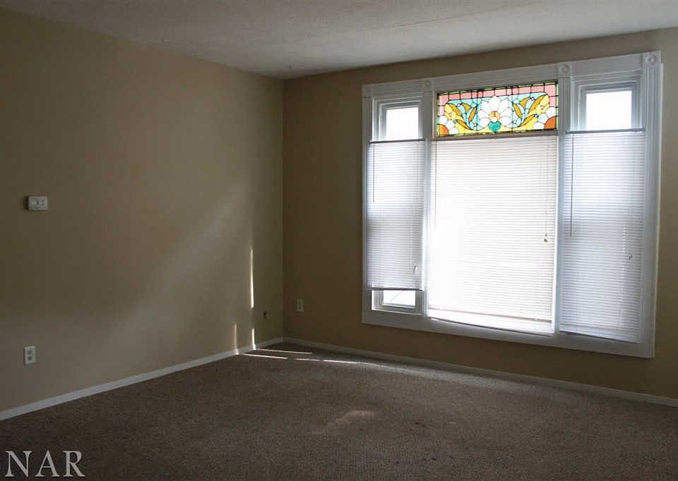 2nd image of 1103 N Roosevelt Ave