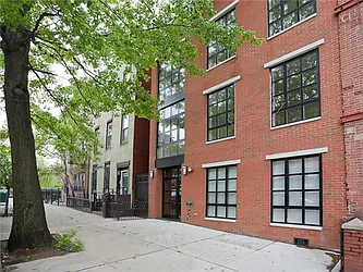 Sold by Avenue Sotheby's International Realty
