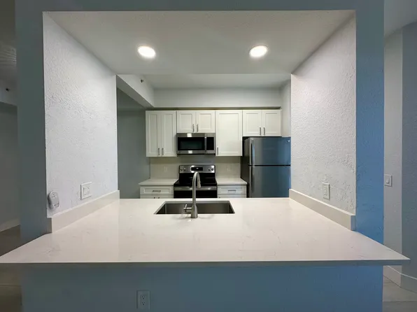 11023 Legacy Ln APT 204, Palm Beach Gardens, FL 33410