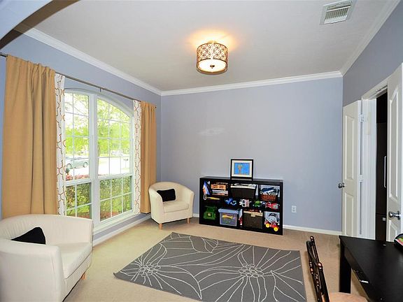 4th image of 6157 Darlington Ct