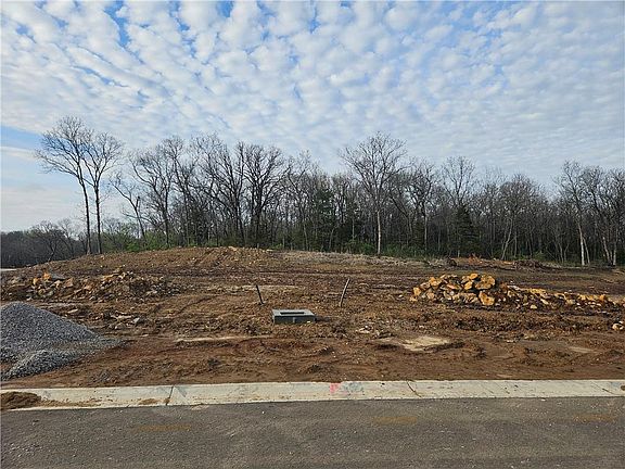 3rd image of 6739 Oak Ridge Dr