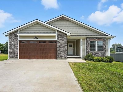 2909 E Canyon Way, Harrisonville, MO, 64701