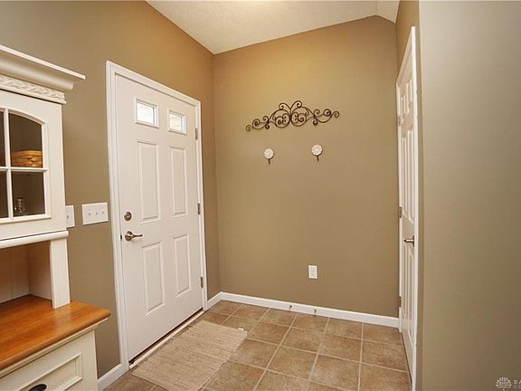 3rd image of 475 Pewter Hill Ct