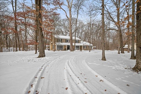 1st image of 15827 N Oak Crest Rd