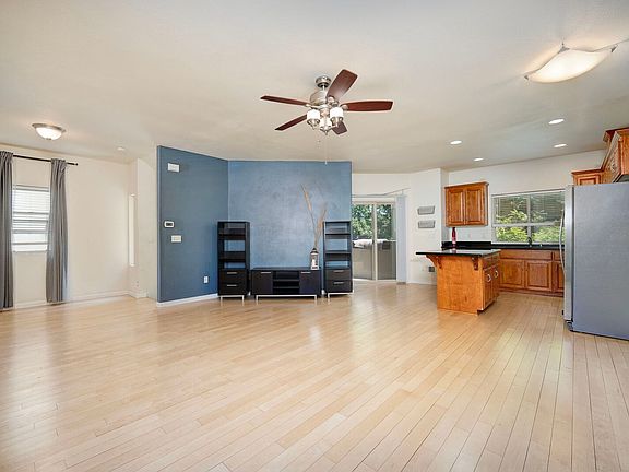 5th image of 2204 Davini Ln