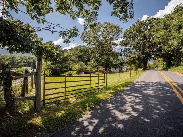 1557 Rinacas Corner Rd, Shenandoah, VA 22849