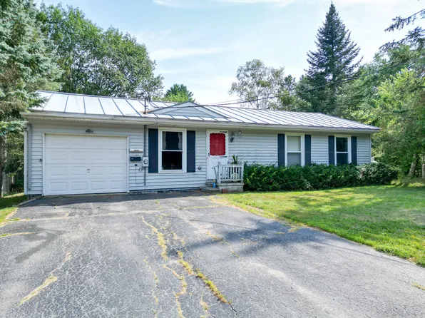 15 Clifton Street, Madison, ME 04950