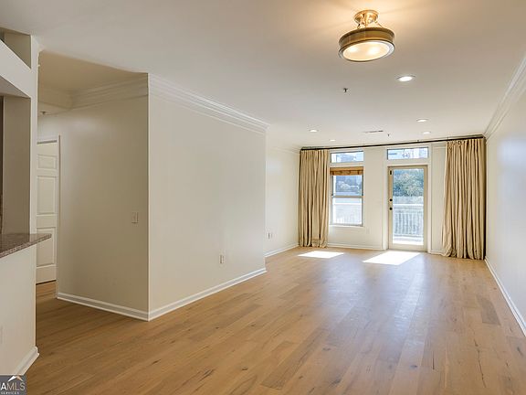 5th image of 3334 Peachtree Rd NE APT 101