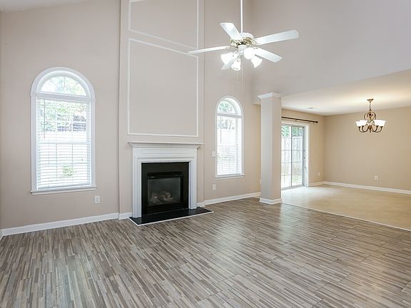 5th image of 47 Highland Falls Dr