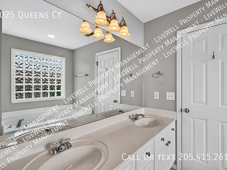 2025 Queens Ct — Photo 16