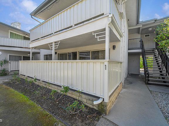 3rd image of 389 Cliff Dr APT 1