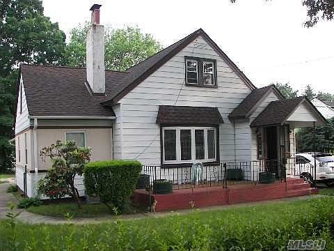 3rd image of 570 Seaman Ave