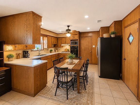 4th image of 120 Juniper Dr