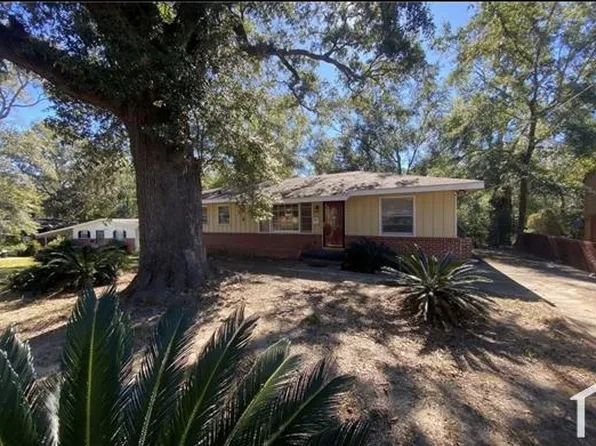 2113 Highland Ct, Mobile, AL 36605