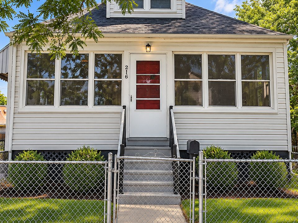 1st image of 216 Goodell St #2