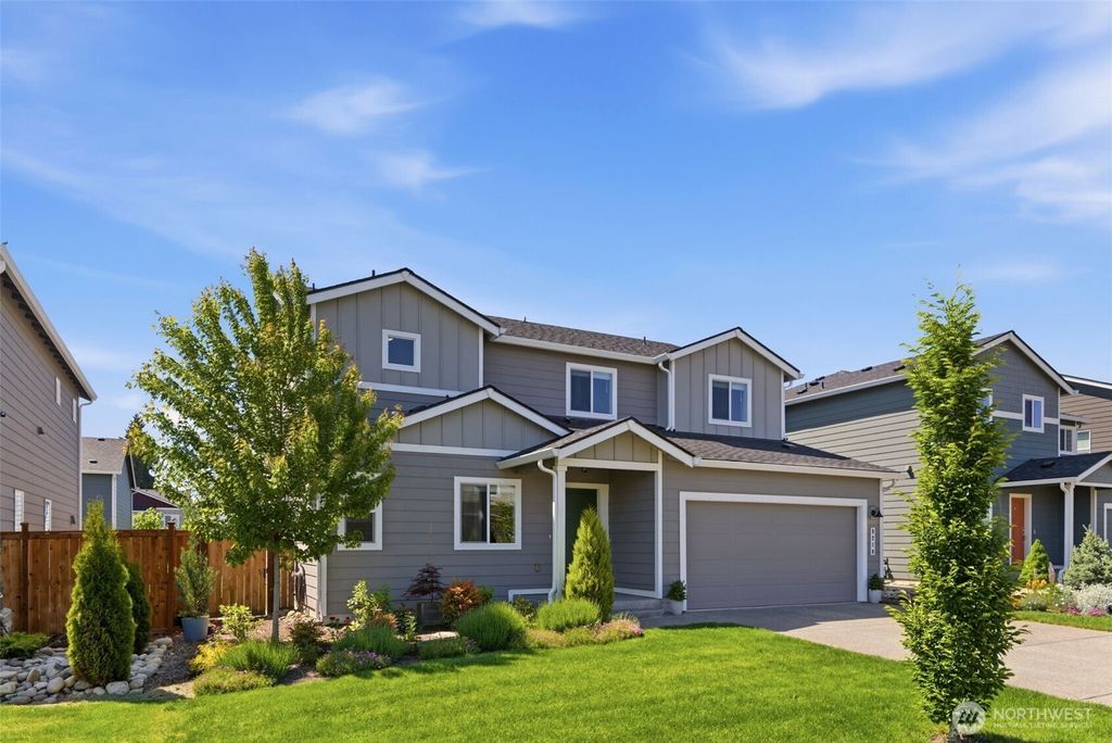 9219 Conine St SE, Yelm, WA - View 2