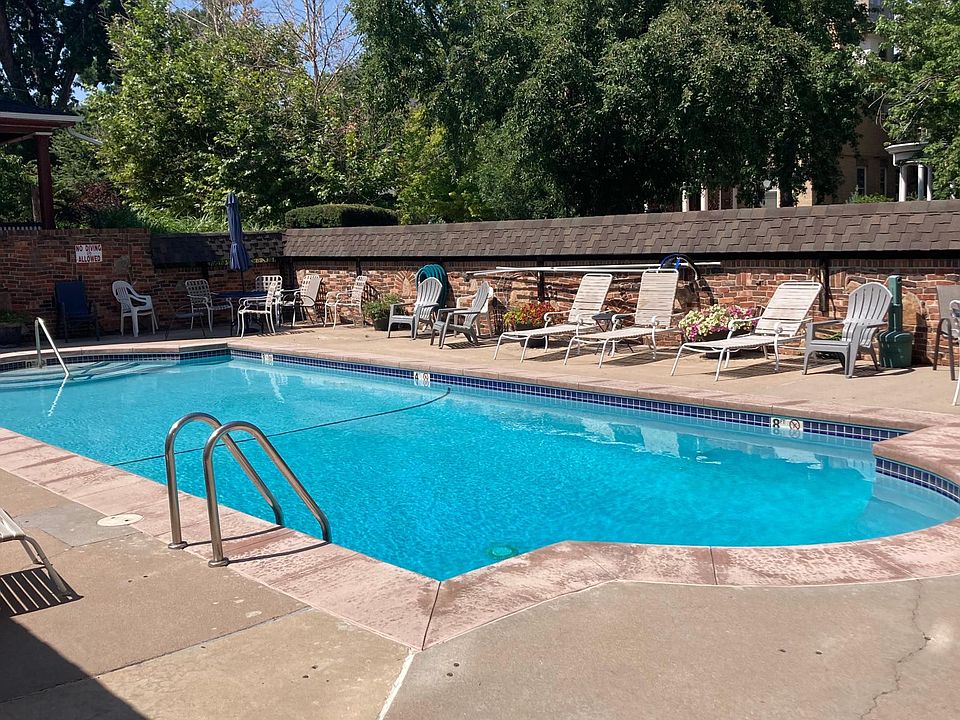 Beautiful pool!