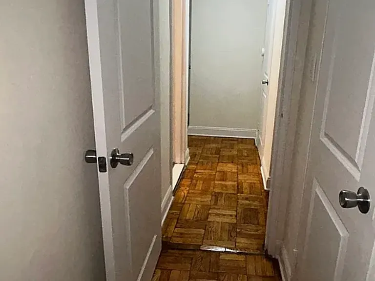 4110 Bowne St #2A — Photo 4
