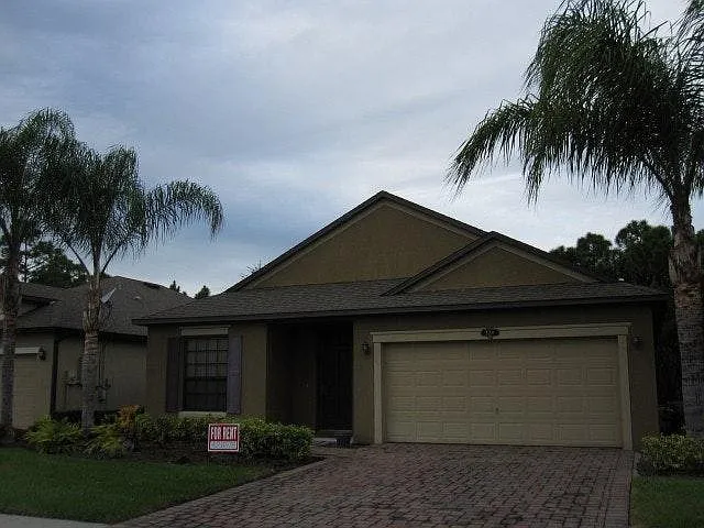 326 Breckenridge Cir SE — Photo 2
