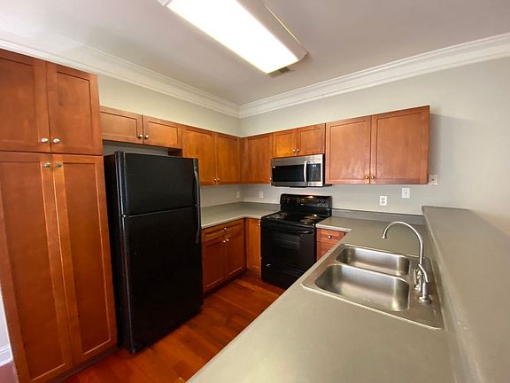 3rd image of 170 Jonas Ave Unit 13