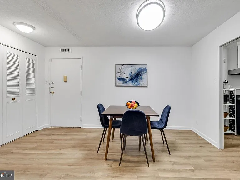 2030 N Adams St #303 — Photo 10