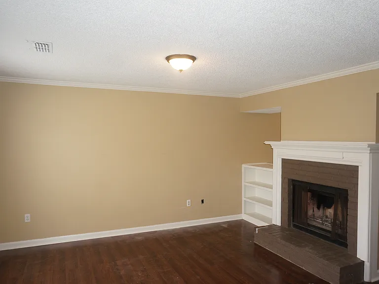 6525 Castle Creek Ln — Photo 3