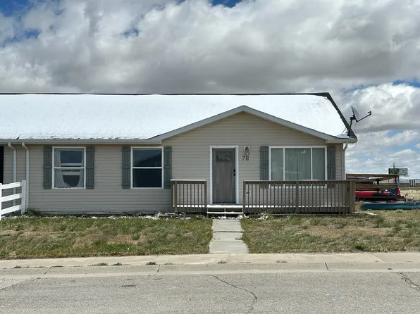 711 Olive Cir, Rawlins, WY 82301