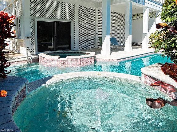 4th image of 418 Bella Vista Way E