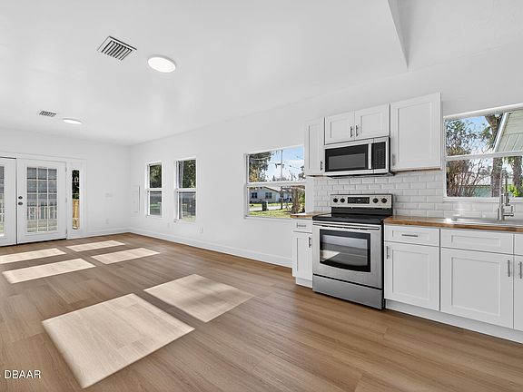 3rd image of 716 Flora St