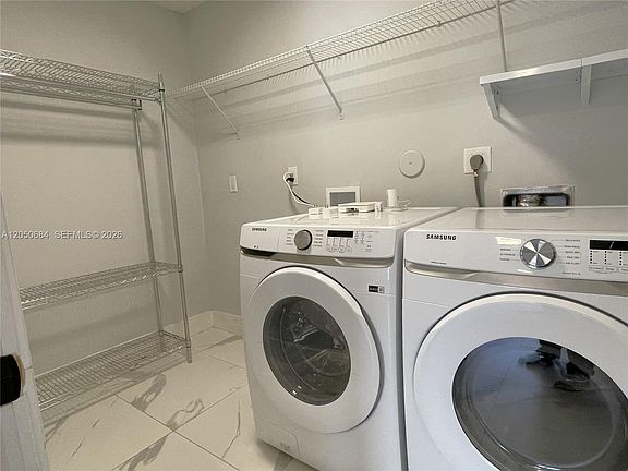 4th image of 1370 NW 3rd St