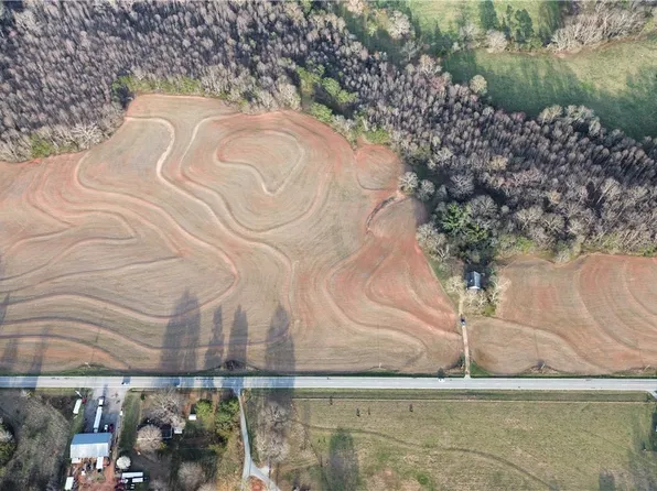 2647 W Oak Hwy, Westminster, SC 29693