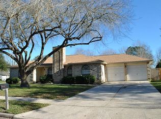 1202 Piney Woods Dr, Friendswood, TX 77546
