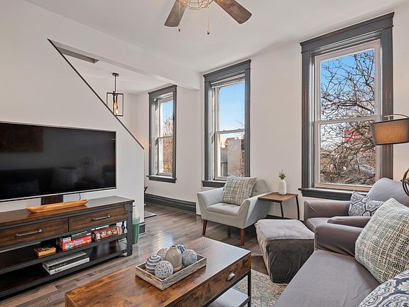 2nd image of 1836 N Paulina St #3