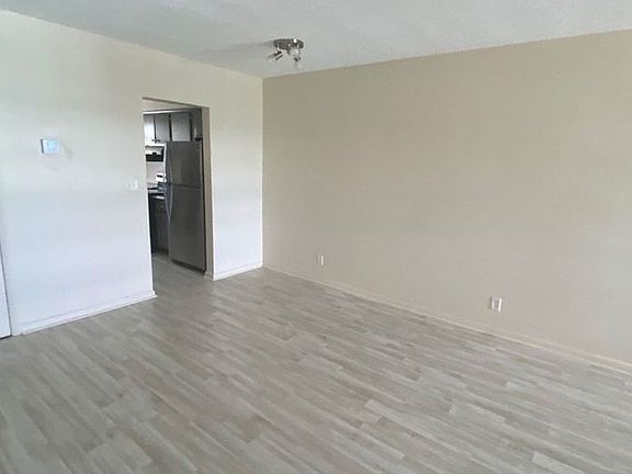 2nd image of 831 SE 22nd Ave #21