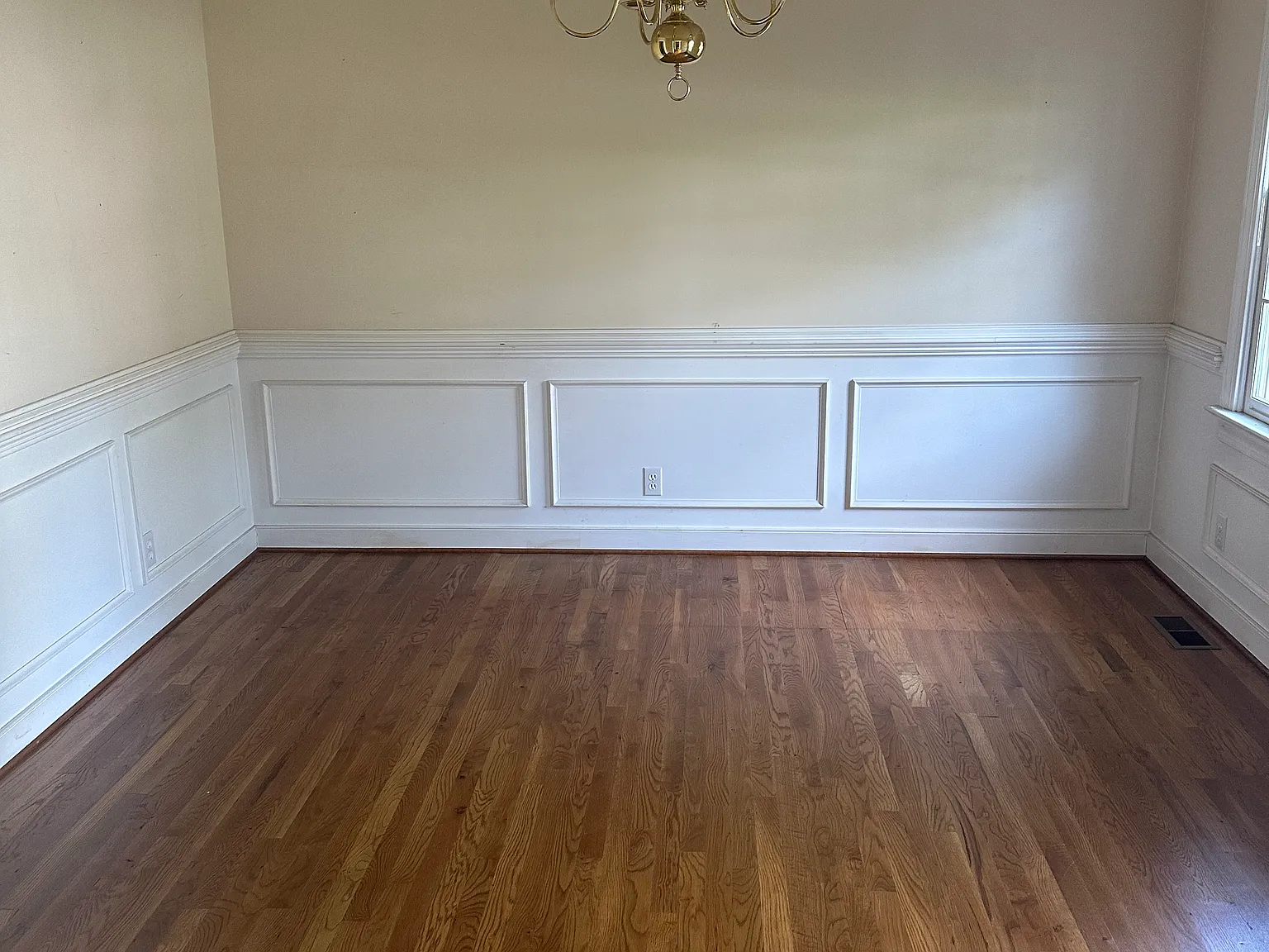 4 bed, 2282 sqft, $2,900 — Photo 3
