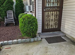 162 Dawson Cir, Staten Island, NY 10314