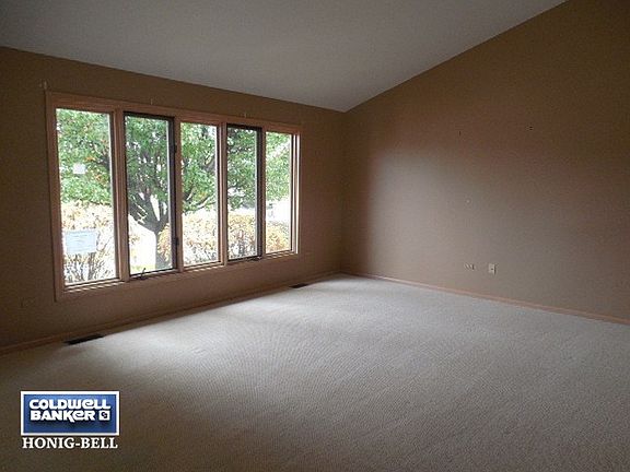 2nd image of 9255 Park Pl