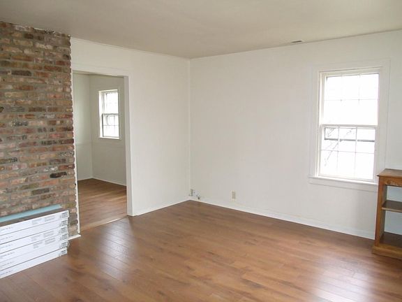 4th image of 2303 S Grant St