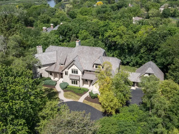 79 S Wynstone Dr, North Barrington, IL 60010