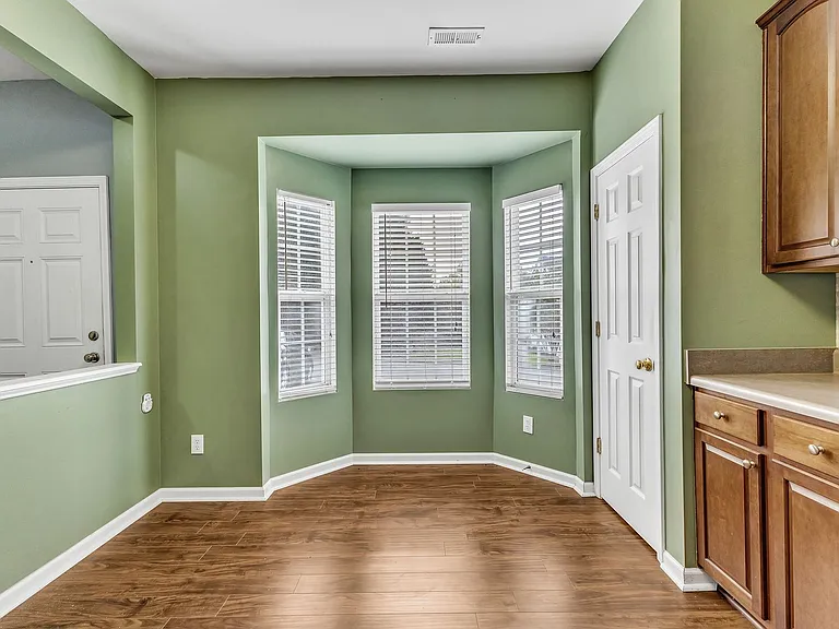2720 Gross Ave — Photo 12
