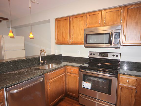 Updated Kitchen w/New Appliances