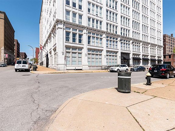 2nd image of 1501 Locust 1002