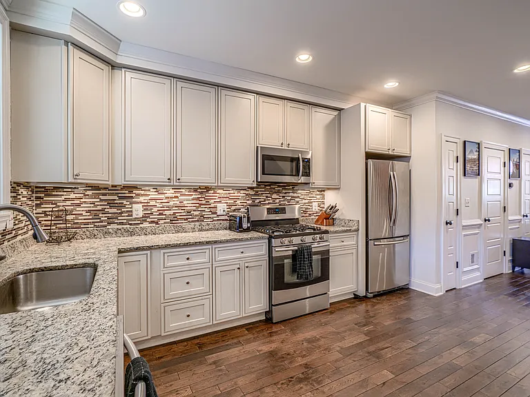 631 S Eaton St — Photo 8