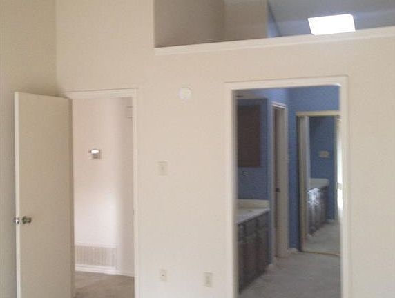 5th image of 2420 Mira Dr