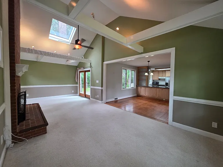 208 Regent Rd — Photo 14