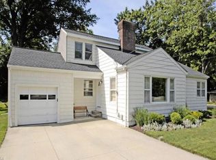 32117 Lake Rd, Avon Lake, OH 44012