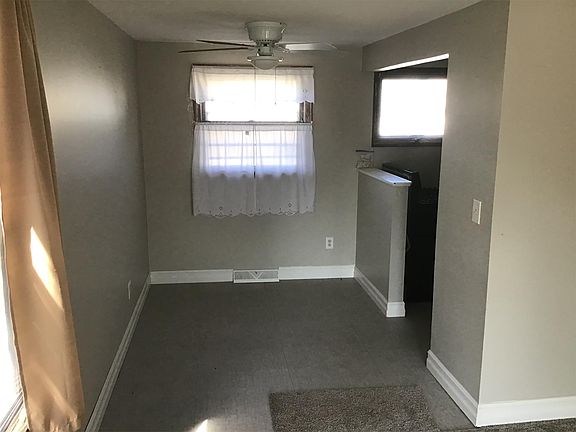 4th image of 54 Patricia Ln #1