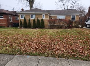 24360 Gardner Ave, Oak Park, MI 48237