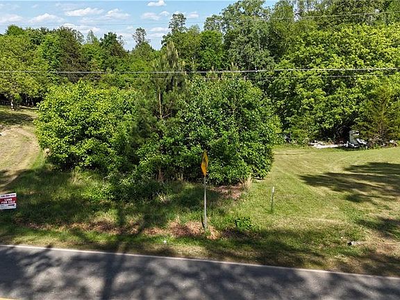 3rd image of 4100 High Rock Rd