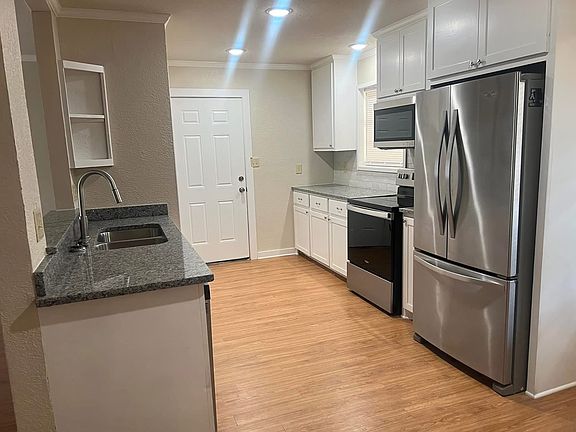2nd image of 13 Wisteria Dr